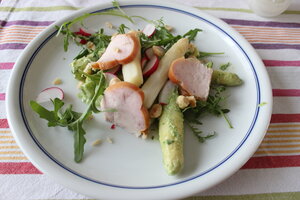 -aspergesalade_met_pesto_en_gerookte_kip